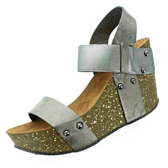 NEW PEWTER STRAPPY PLATFORM WEDGES - Picture 2 of 6